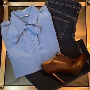 Blouse with tie at neck